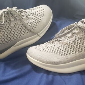 Gray Modern Breathable Sneakers